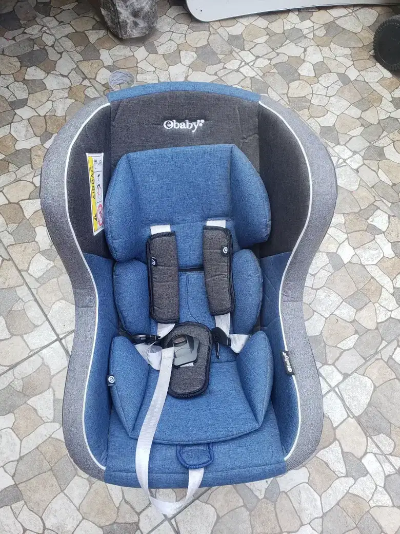 Silla de auto para bebé (nueva)