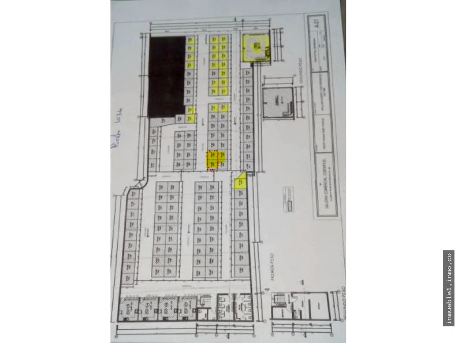 Venta de 2 stand contiguos en Galería de Jirón Lampa.