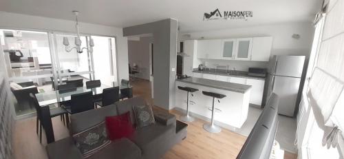 2 Cuartos, 126 m² – Departamento Amoblado 2 Dorm. Terraza 126 M2 Miraflores 